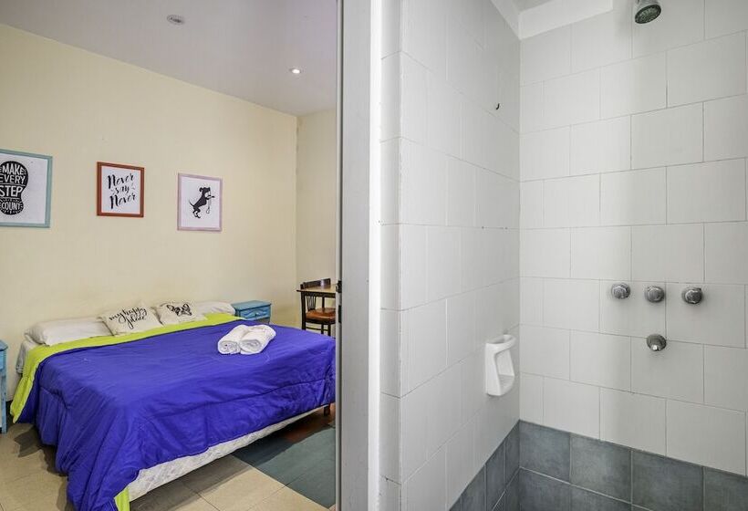 اتاق استاندارد, Granados Hostel