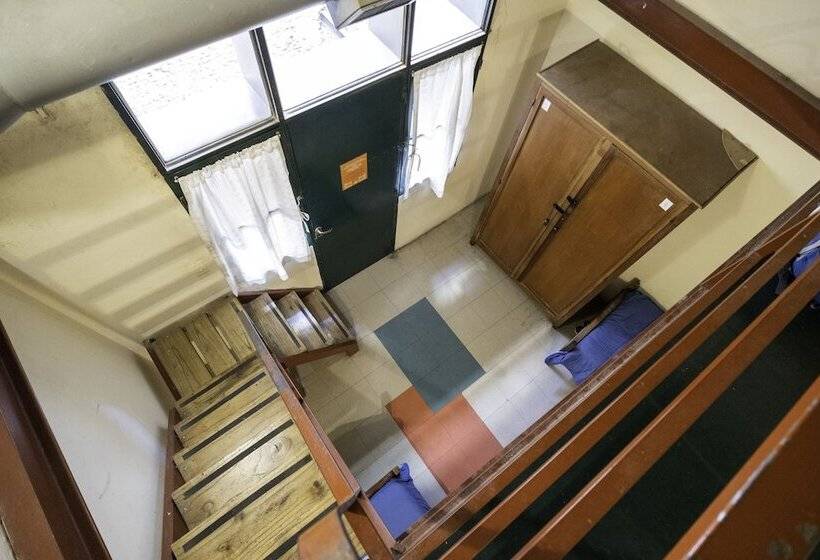 تختخواب در اتاق مشترک, Granados Hostel