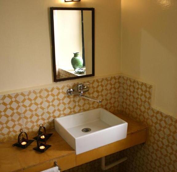 اتاق استاندارد سه نفره, Kanz Erremal