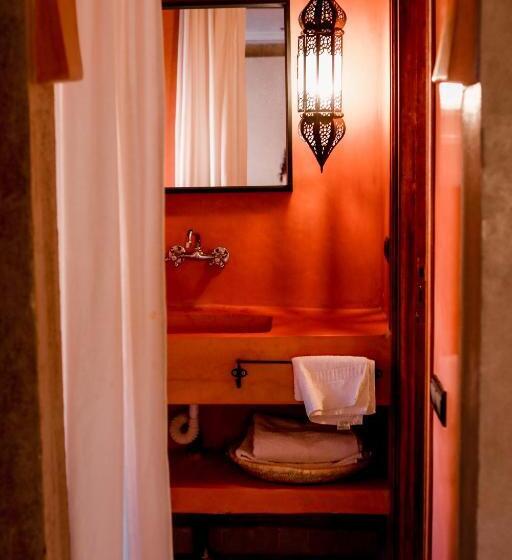 اتاق استاندارد سه نفره, Kanz Erremal