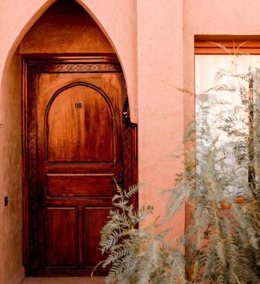 اتاق استاندارد سه نفره, Kanz Erremal