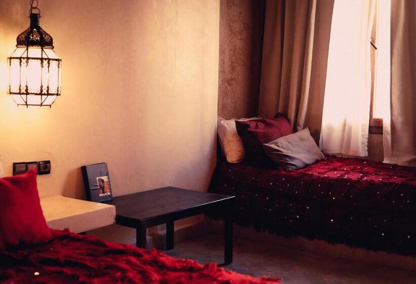 اتاق استاندارد سه نفره, Kanz Erremal