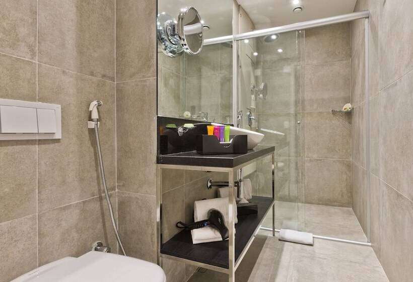 سوییت جونیور, Melia Paulista