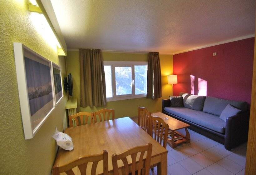 带3个卧室的公寓, Apartaments Giberga