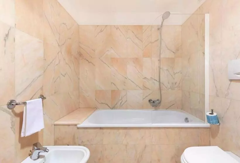 スタンダード４人部屋, B&b Hotel Affi   Lago Di Garda