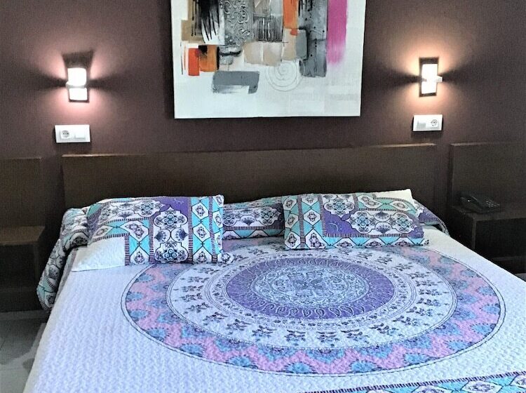 غرفة قياسية فردية, Ampuria Inn