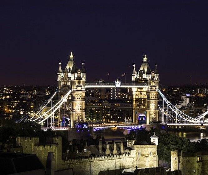 جناح جونيور, Apex City Of London