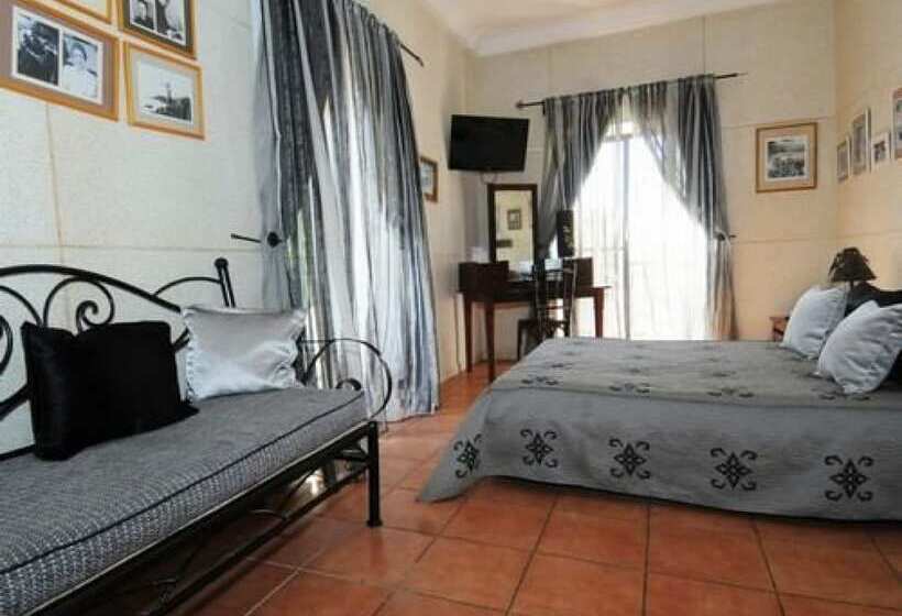 اتاق استاندارد, De La Poste