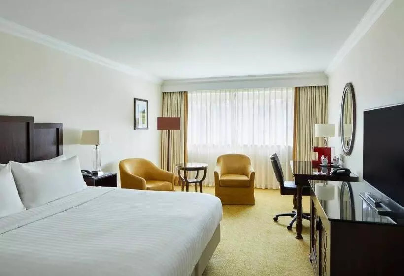 اتاق سوپریور با تخت بزرگ, Forest Of Arden Hotel And Country Club