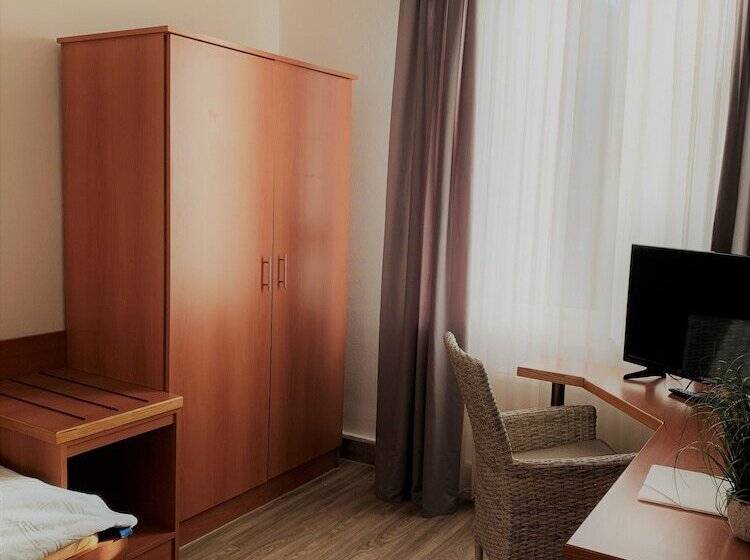 标准单人间, Krasemann