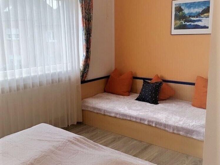 标准三人间, Krasemann