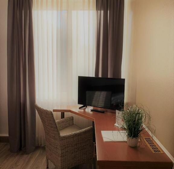 标准单人间, Krasemann