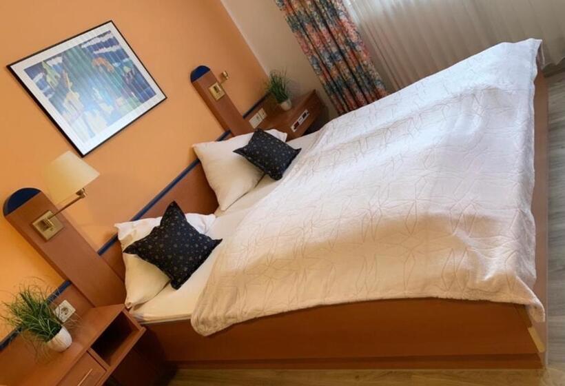 标准三人间, Krasemann