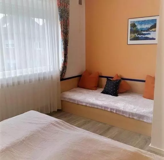 Standard Triple Room, Krasemann