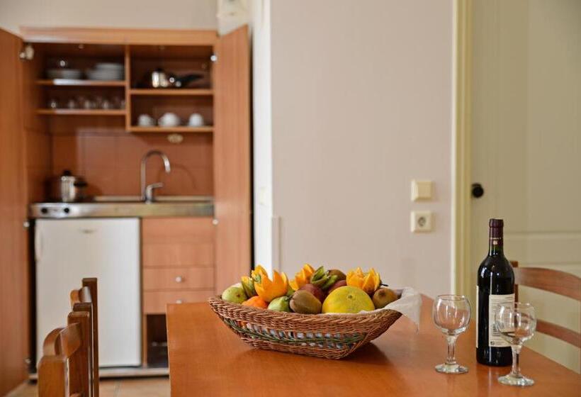 Студия Стандарт, Lefkoniko Bay