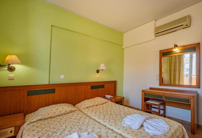 Семейные Апартаменты, Lefkoniko Bay