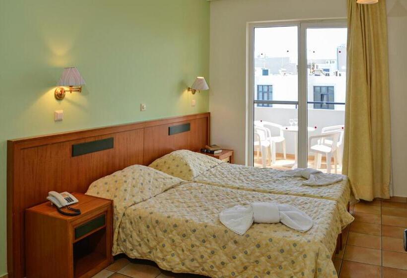 Семейные Апартаменты, Lefkoniko Bay