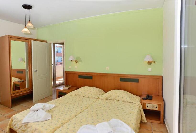 Семейные Апартаменты, Lefkoniko Bay