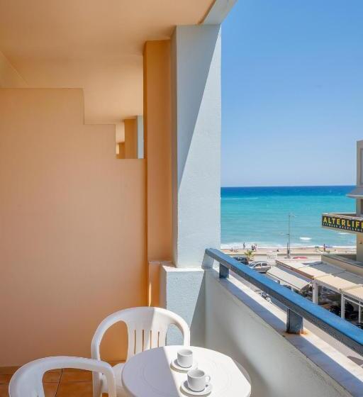 Семейные Апартаменты, Lefkoniko Bay