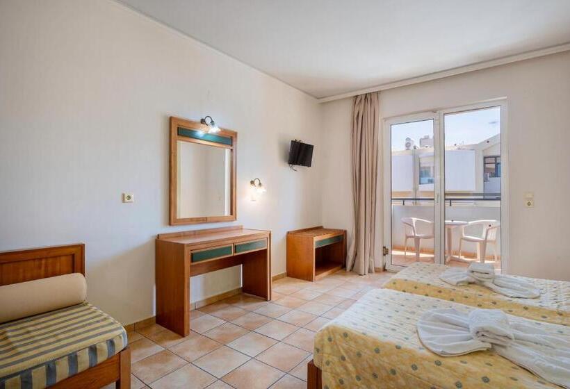 Семейные Апартаменты, Lefkoniko Bay