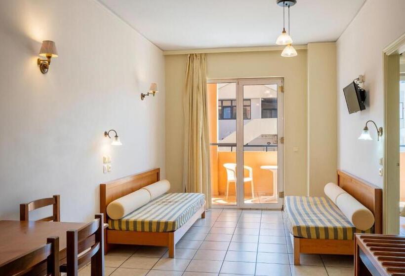 Семейные Апартаменты, Lefkoniko Bay