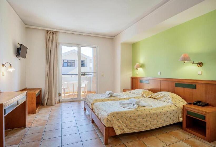 Номер Стандарт Трехместный, Lefkoniko Bay