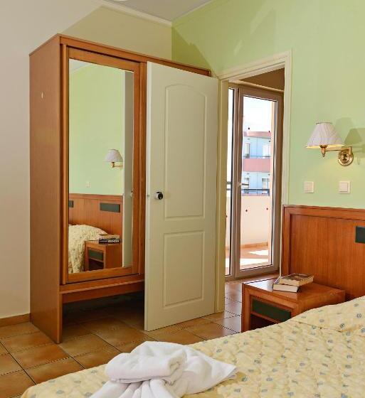 Семейные Апартаменты, Lefkoniko Bay