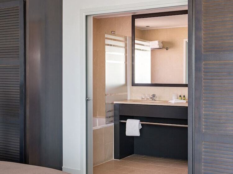 غرفة سوبيريور مزوَّدة بتراس, New Hotel Of Marseille Vieux Port