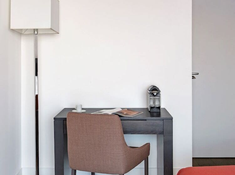 غرفة سوبيريور مزوَّدة بتراس, New Hotel Of Marseille Vieux Port