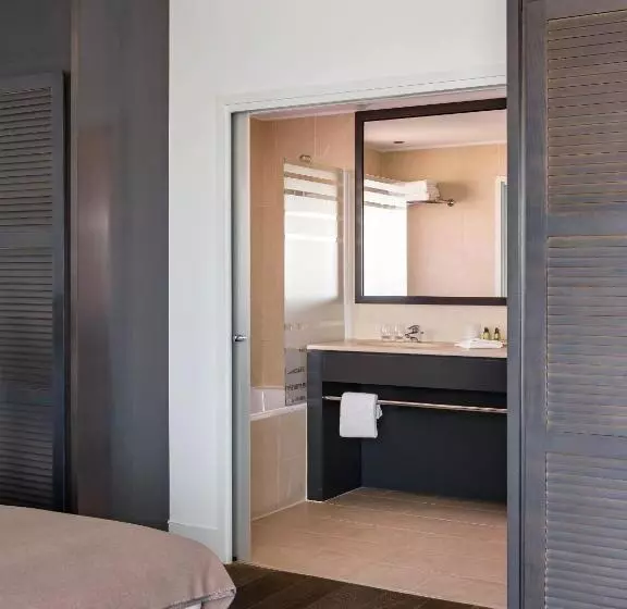 テラス付スーペリアルーム, New Hotel Of Marseille Vieux Port