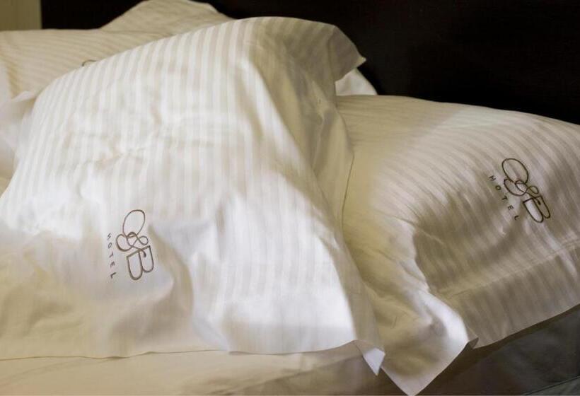 ファミリールーム, O&b Athens Boutique