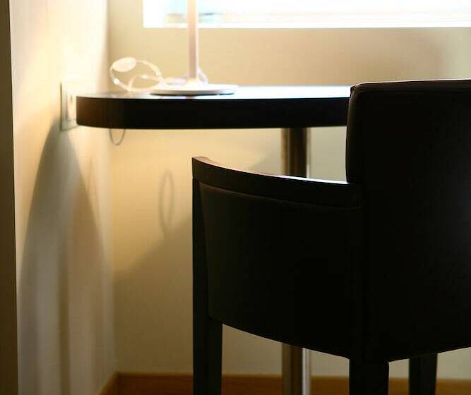 スタンダードルーム, O&b Athens Boutique