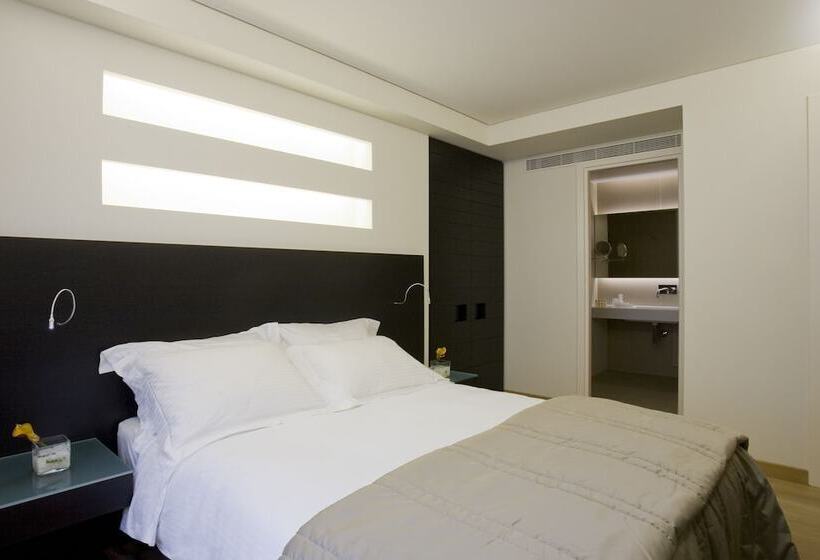 スーペリアールーム, O&b Athens Boutique