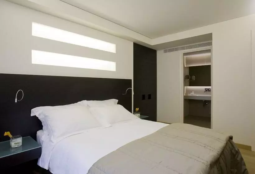 スーペリアールーム, O&b Athens Boutique