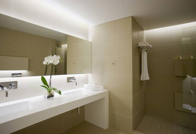 スタンダードルーム, O&b Athens Boutique