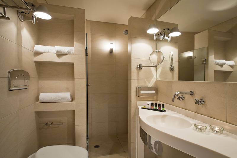 スタンダードルーム, O&b Athens Boutique