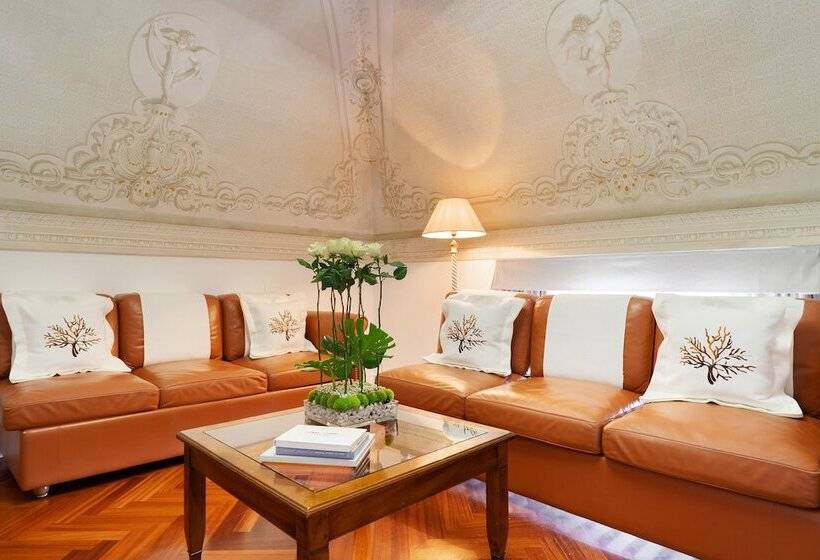 סוויטה, Palazzo Del Corso – Boutique