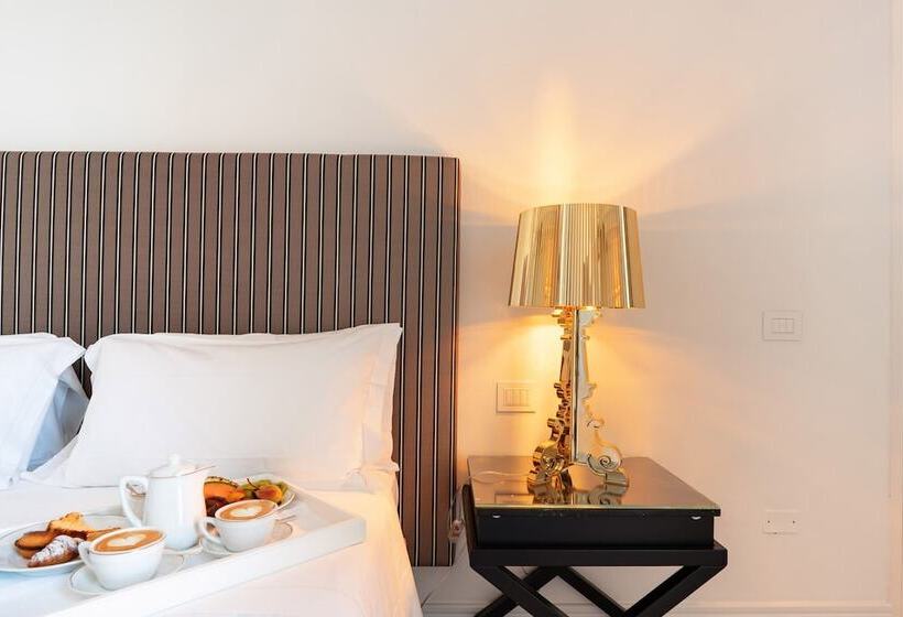 סוויטה, Palazzo Del Corso – Boutique