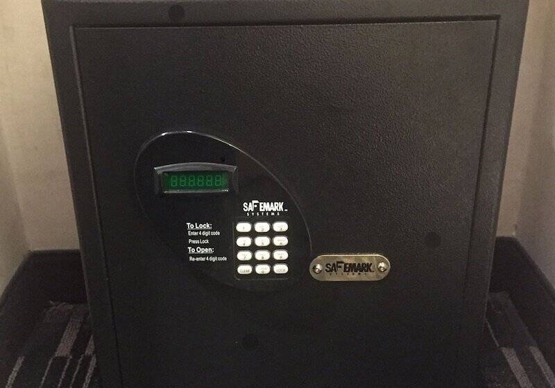 套房, Ramada Plaza By Wyndham West Hollywood Hotel & Suites