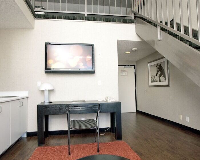 套房, Ramada Plaza By Wyndham West Hollywood Hotel & Suites