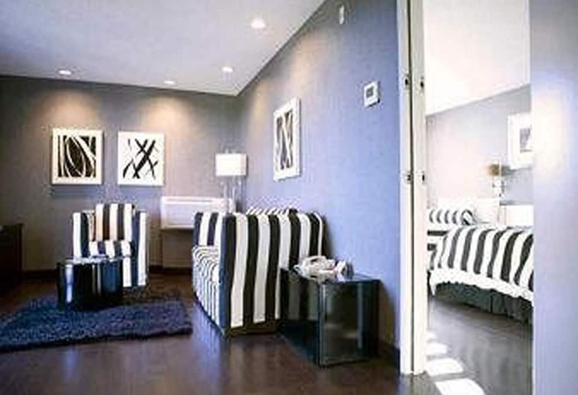 套房, Ramada Plaza By Wyndham West Hollywood Hotel & Suites