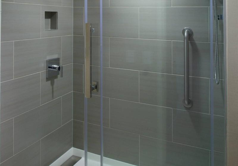 带大床的标准间, Ramada Plaza By Wyndham West Hollywood Hotel & Suites