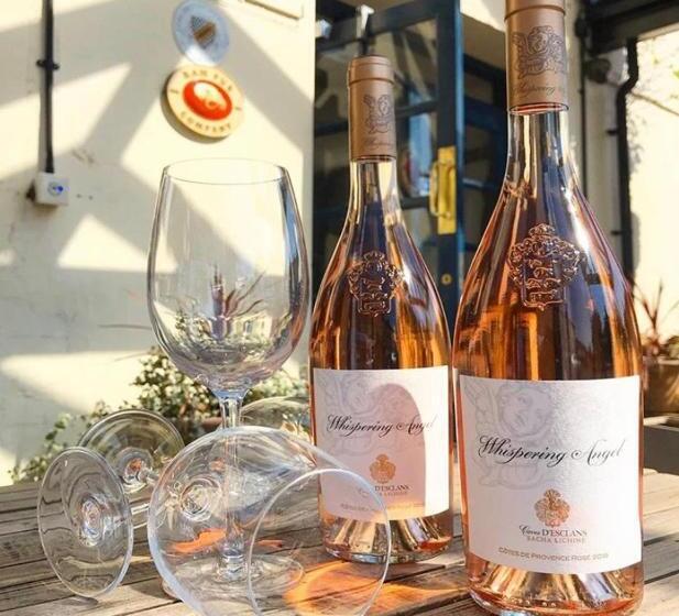 غرفة عائلية, The Red Cow   Guest House