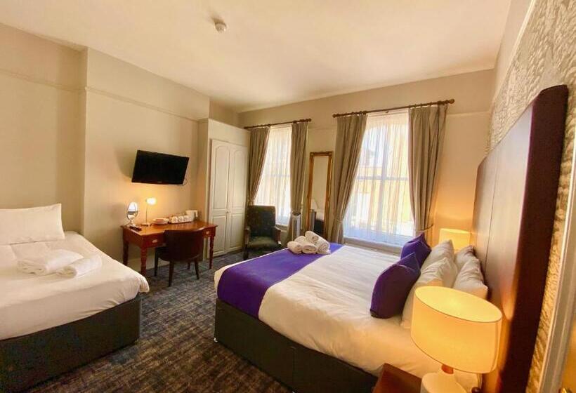 غرفة عائلية, The Red Cow   Guest House