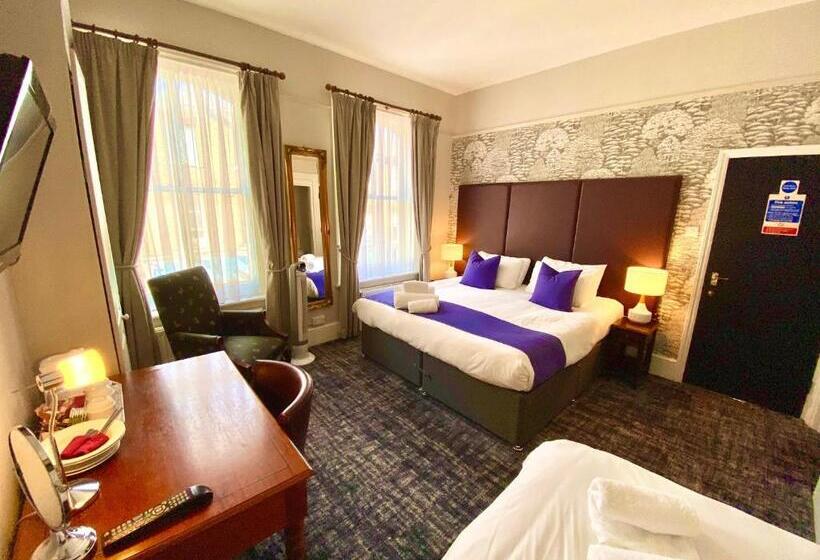 غرفة عائلية, The Red Cow   Guest House