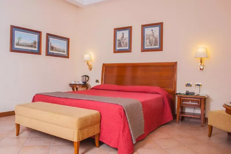 اتاق لوکس, Le Cheminée Business Hotel Napoli
