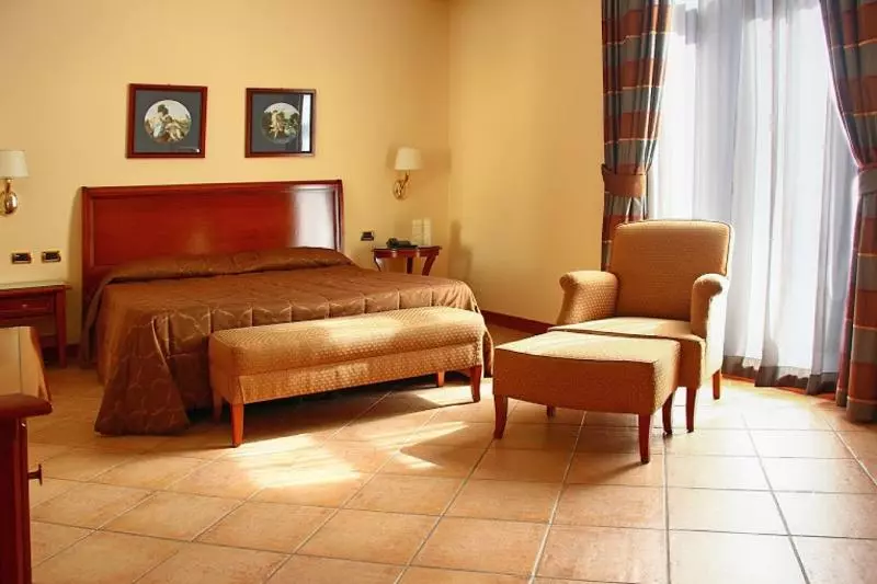 اتاق لوکس, Le Cheminée Business Hotel Napoli