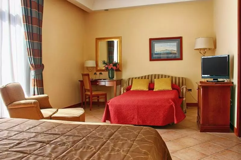 اتاق لوکس سه تخته, Le Cheminée Business Hotel Napoli
