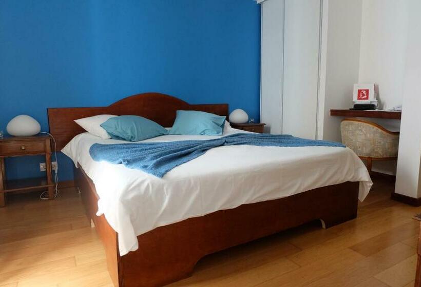 스탠다드 룸, Alcides