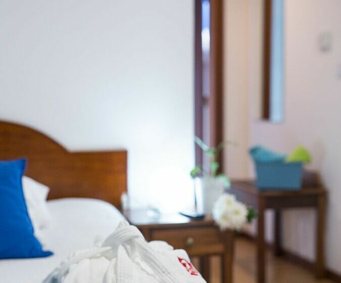 스탠다드 룸, Alcides